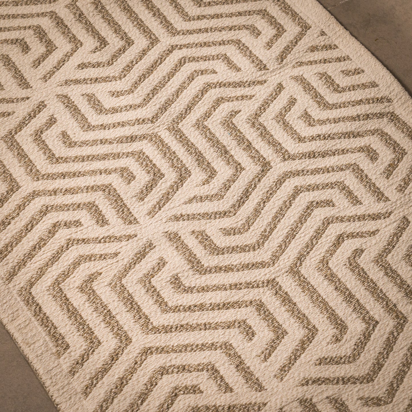 Handgefertigter Küchenteppich mit geometrischem Muster