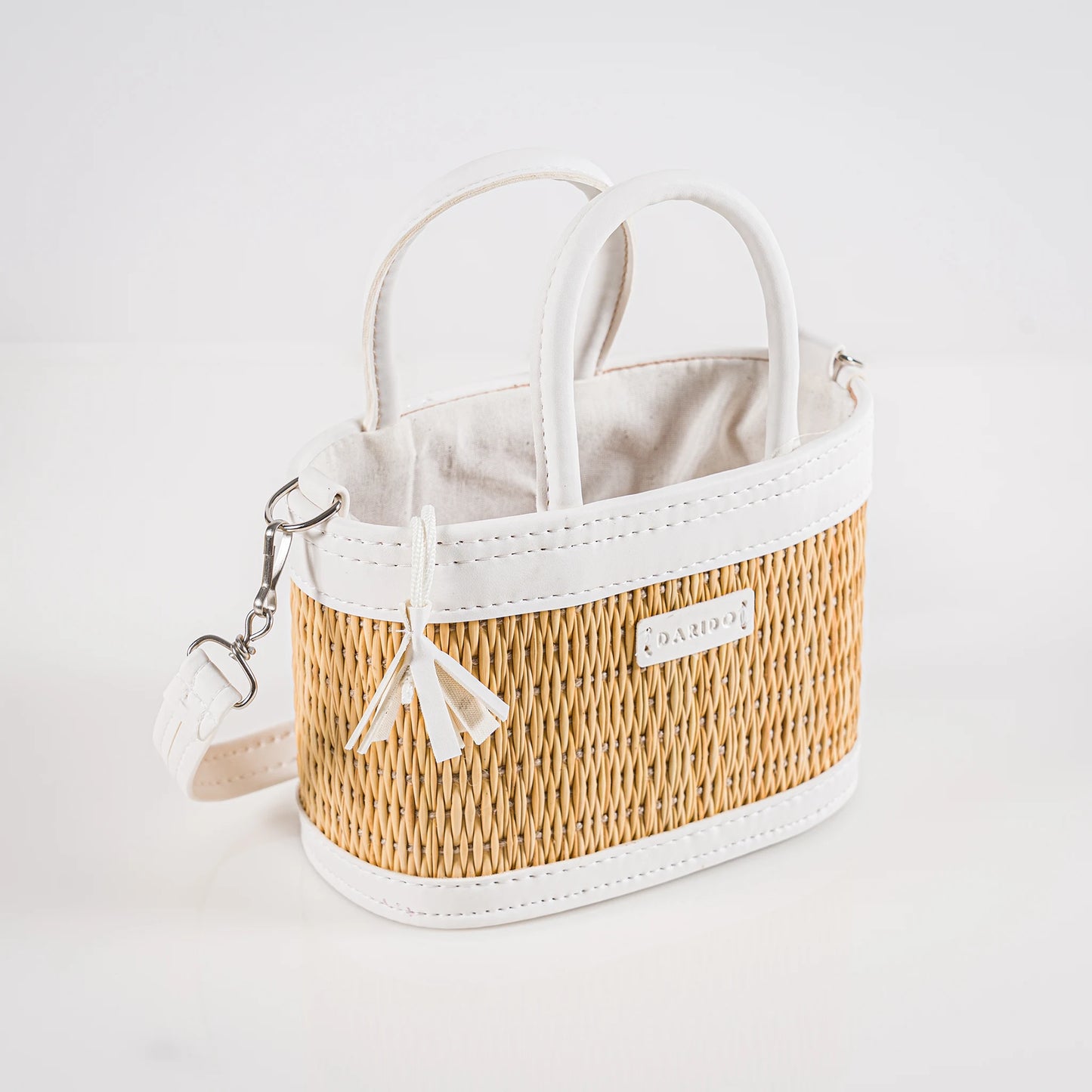 Coquette – Handgefertigte Tasche aus Naturfaser und Kunstleder