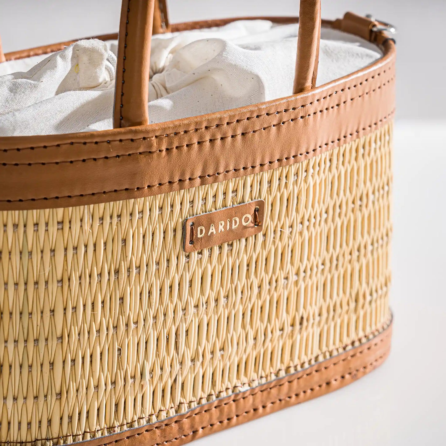 Coquette – Handgefertigte Tasche aus Naturfaser und Kunstleder