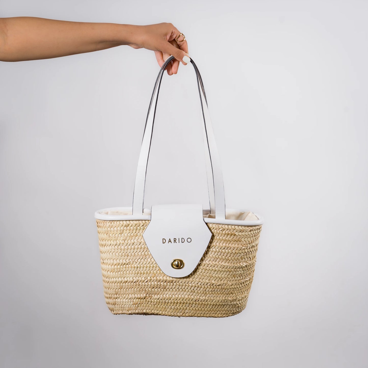 Perla – Handgefertigte Tasche aus Naturfaser und Leder