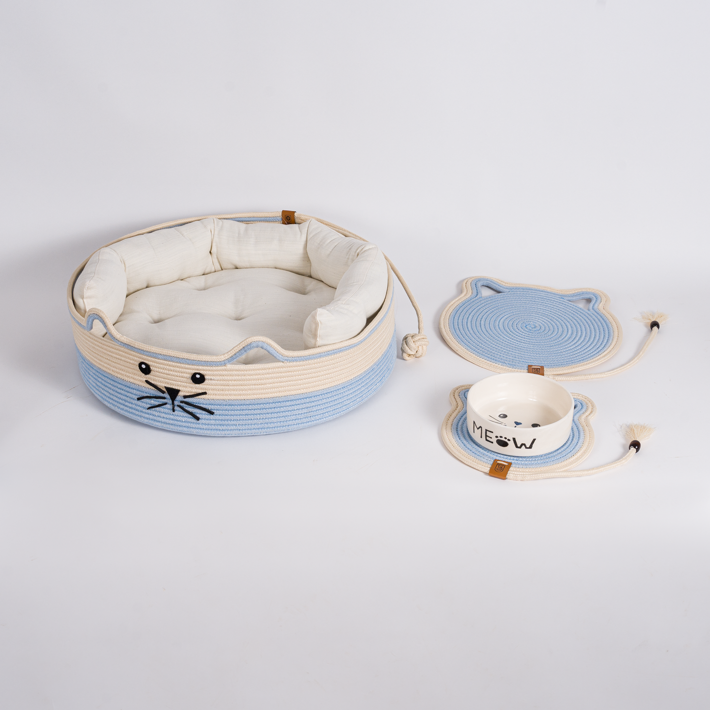Komplettes Katzen-Set mit Bett, Matten und Keramiknapf