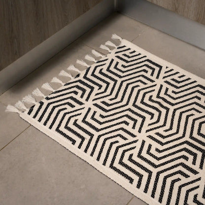 Handgefertigter Küchenteppich mit geometrischem Muster