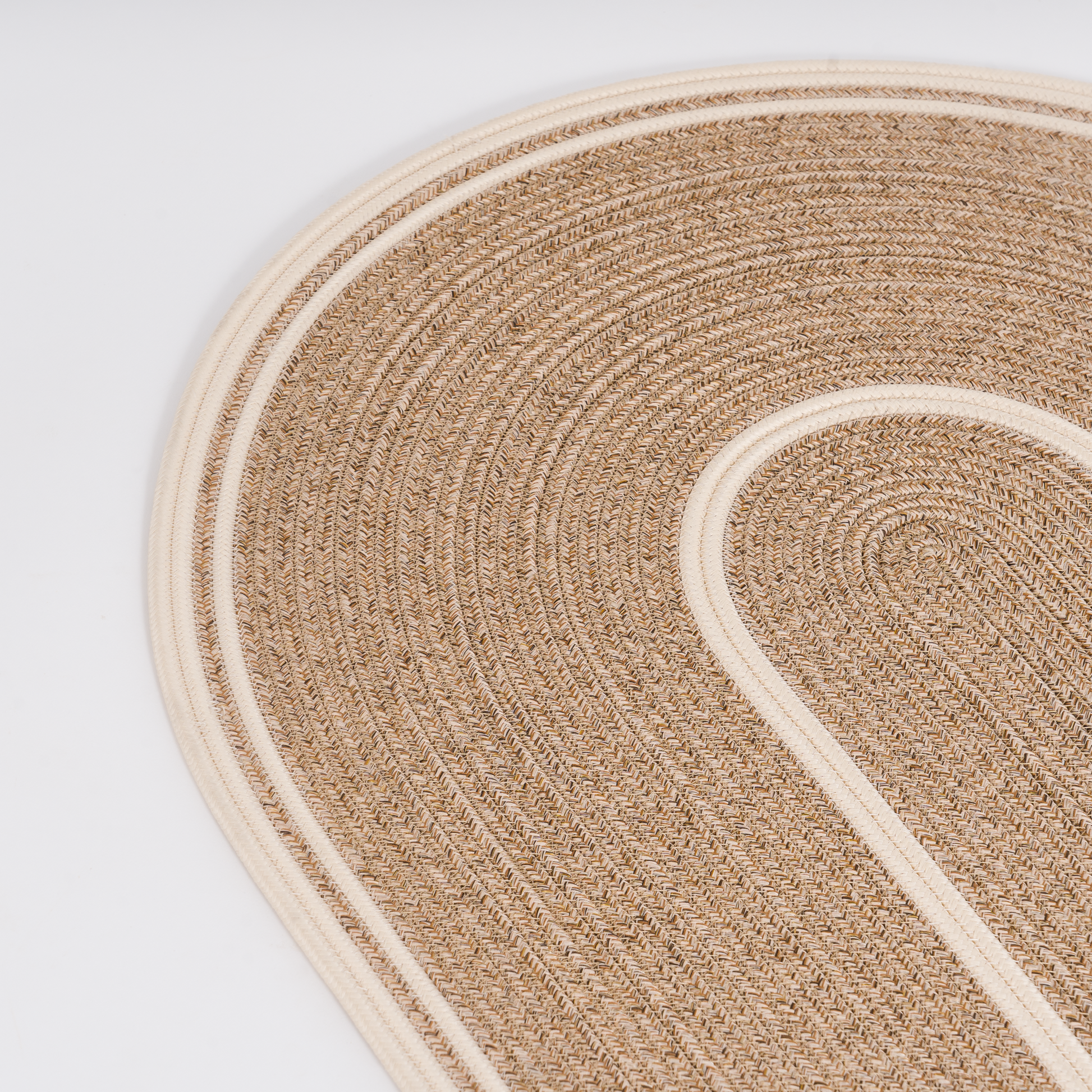Ovaler handgefertigter Baumwoll-Flechtteppich 100 × 60 cm – Produktansicht 10