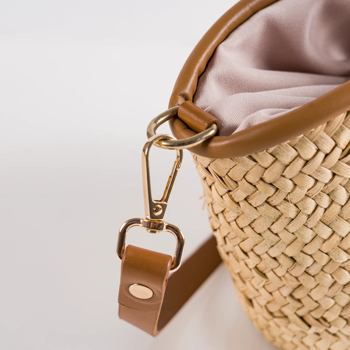 Célia – Handgefertigte Tasche aus Pflanzenfaser und Leder