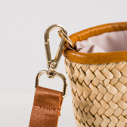 Gaia – Handgefertigte Tasche aus Pflanzenfaser und Leder