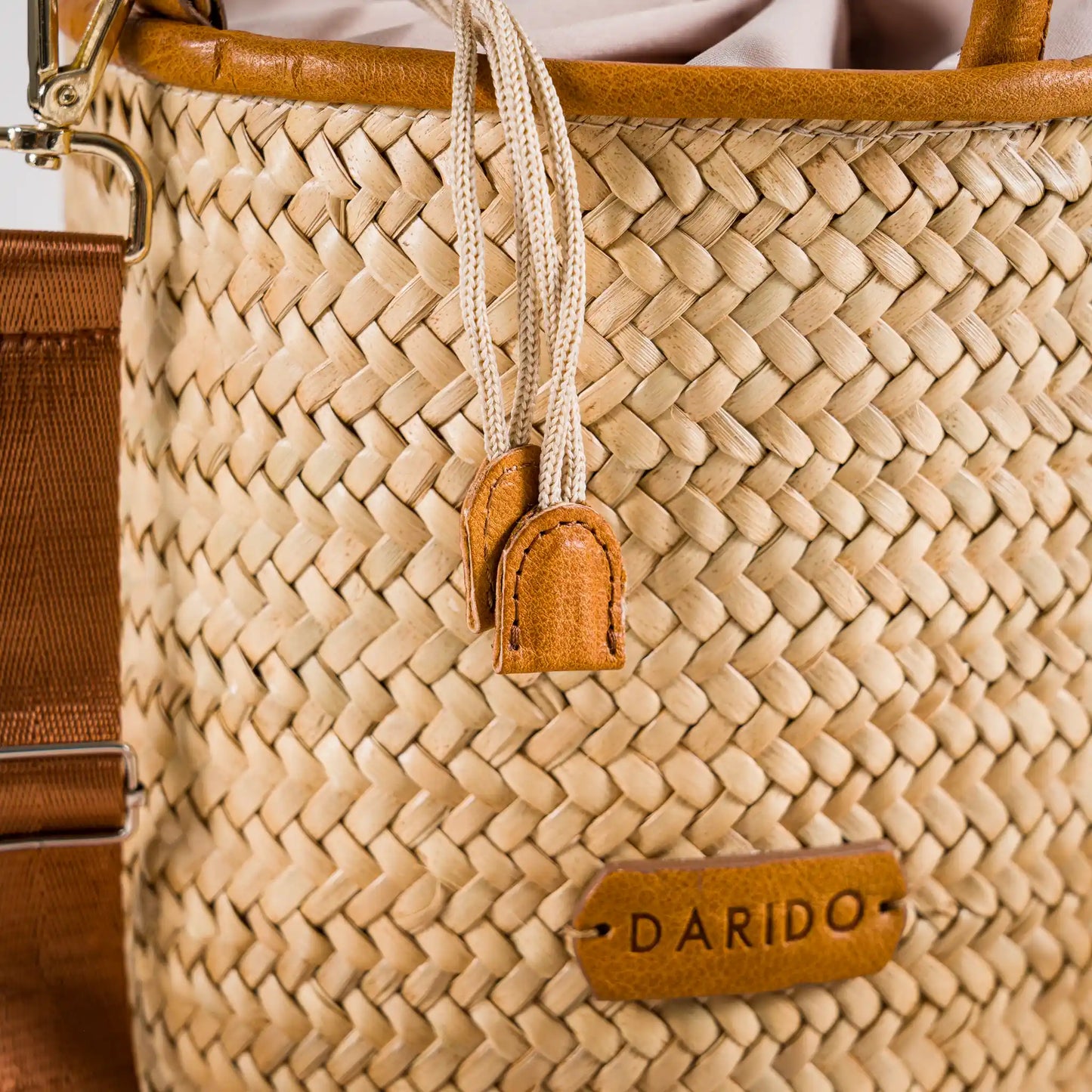 Gaia – Handgefertigte Tasche aus Pflanzenfaser und Leder