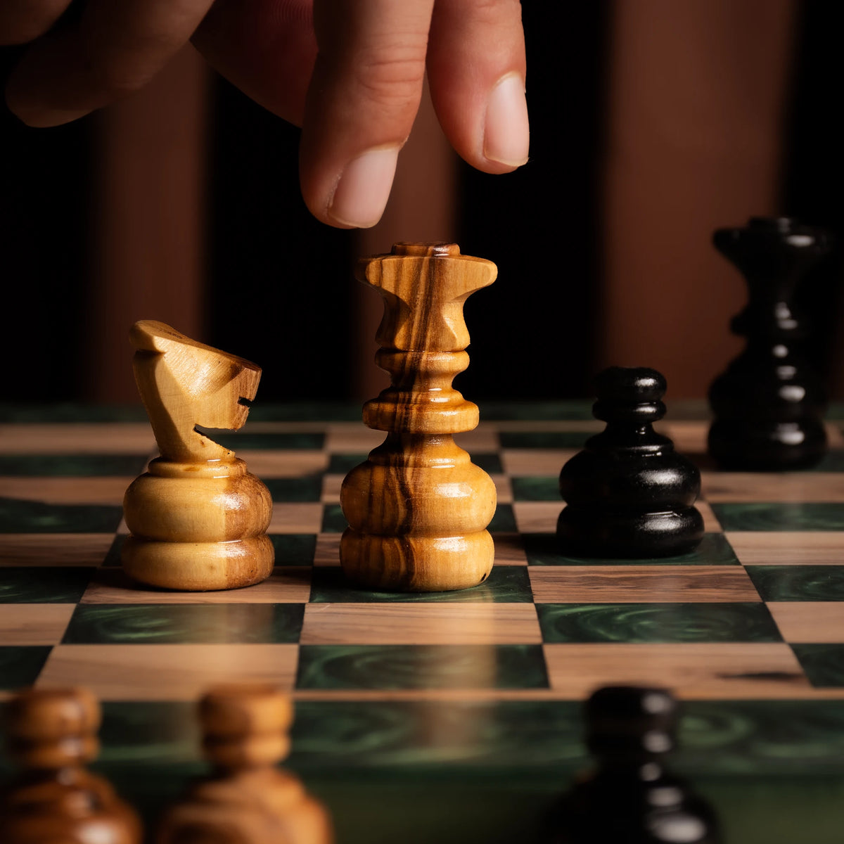 Schachspiel aus Olivenholz – Grün