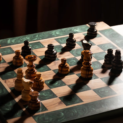 Schachspiel aus Olivenholz – Grün