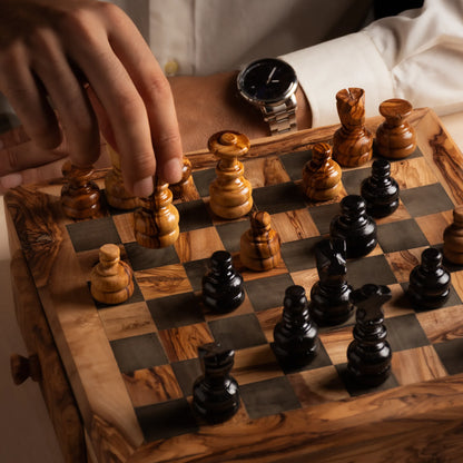 Schachspiel – Schachbrett aus Olivenholz
