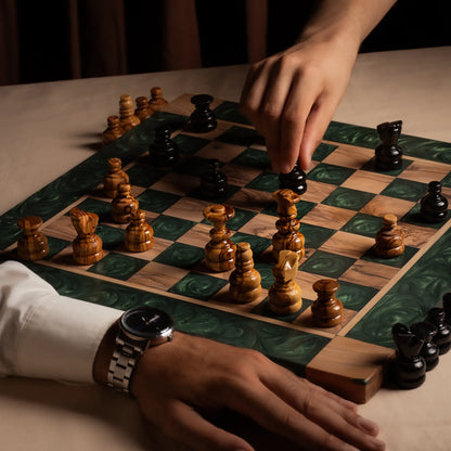 Schachspiel aus Olivenholz – Grün