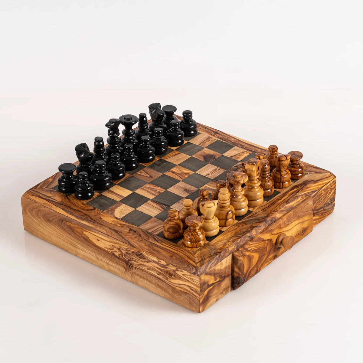 Schachspiel – Schachbrett aus Olivenholz