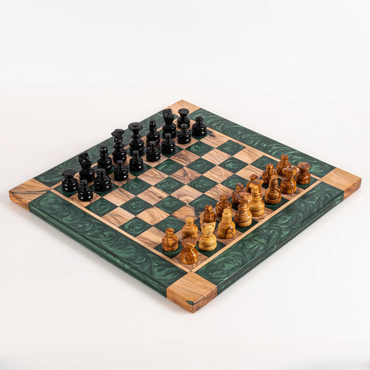 Schachspiel aus Olivenholz – Grün
