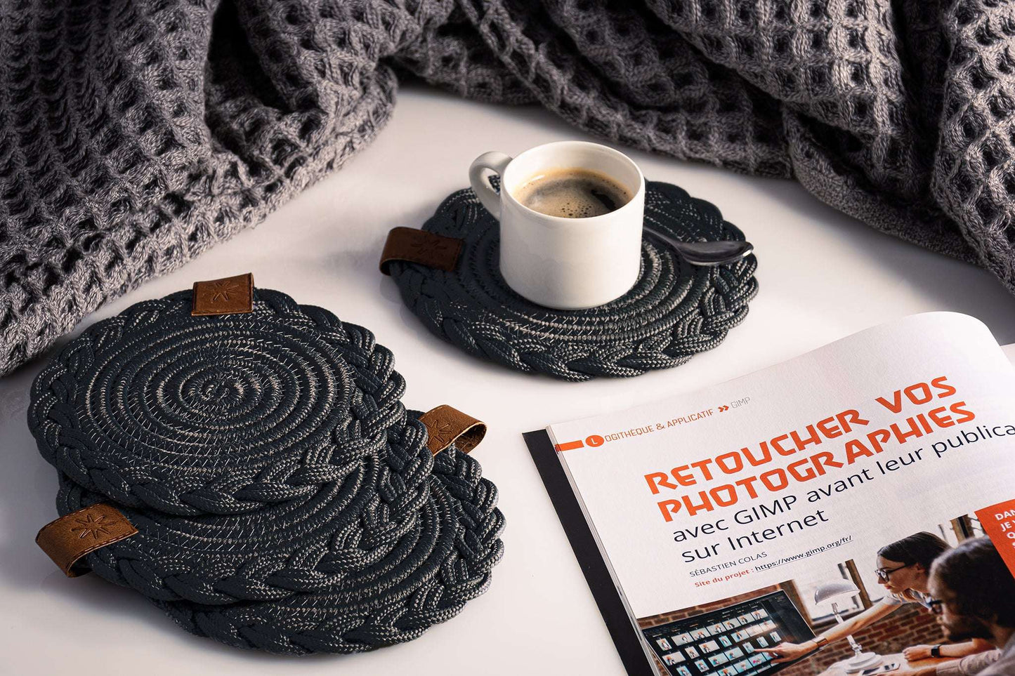 DARIDO Set of 2 Black Coasters- 15cm- Round, Durable & Elegant Table Decor