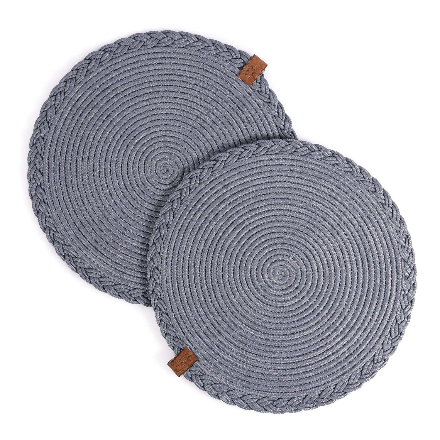 DARIDO Set of 2 Grey Placemats- 32 cm- Round, Durable & Elegant Table Decor 