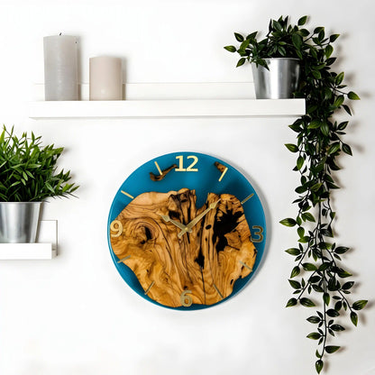 Handgefertigte Wanduhr aus Olivenholz & Epoxidharz – 34 cm – Detailansicht 14